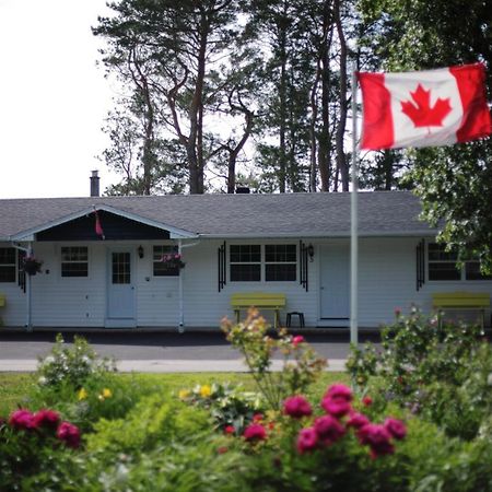 Carleton Inn & Cottages Bridgetown Exterior photo