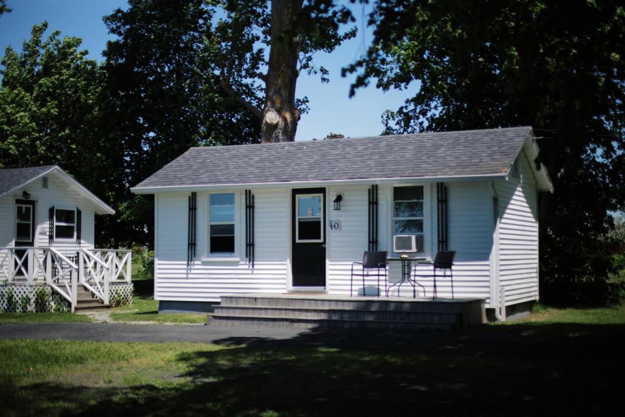 Carleton Inn & Cottages Bridgetown Exterior photo