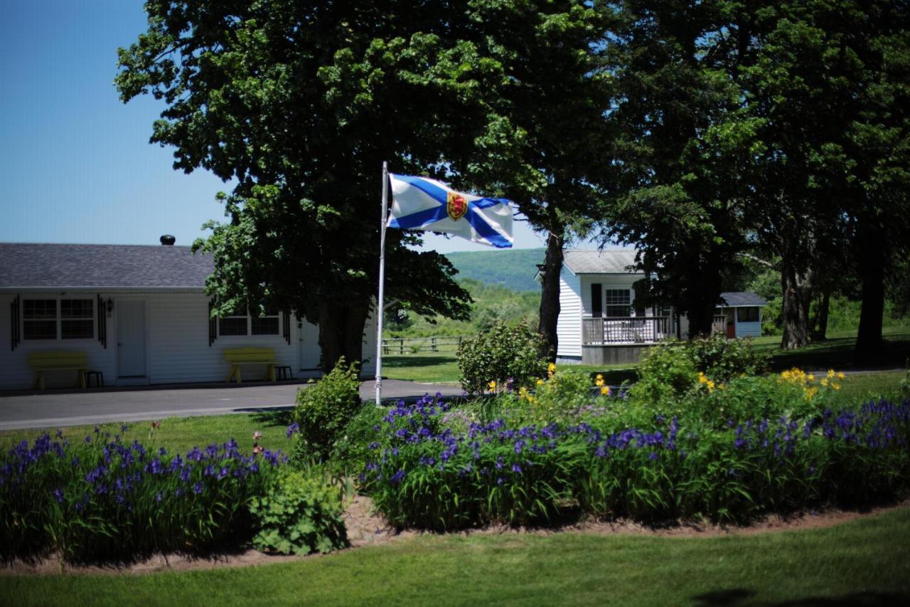 Carleton Inn & Cottages Bridgetown Exterior photo