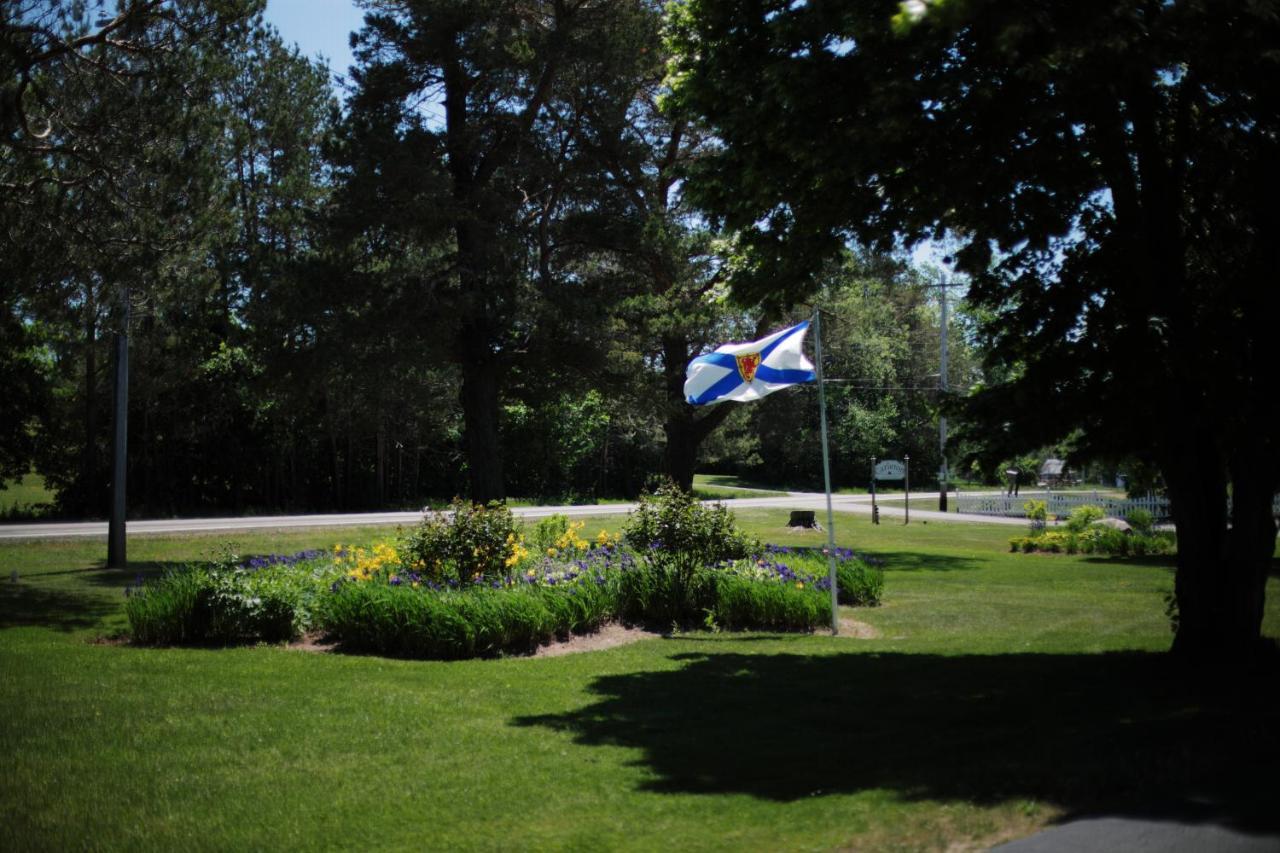 Carleton Inn & Cottages Bridgetown Exterior photo