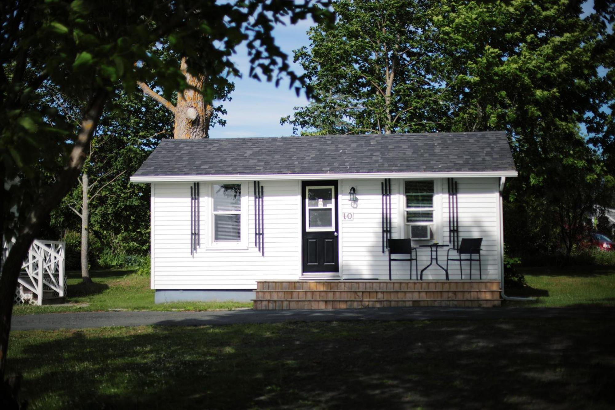 Carleton Inn & Cottages Bridgetown Exterior photo
