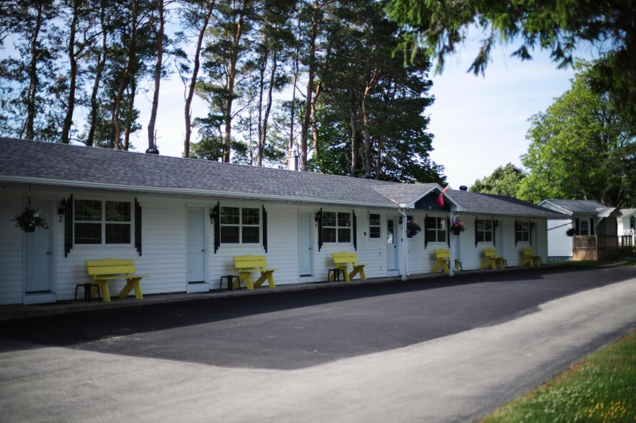 Carleton Inn & Cottages Bridgetown Exterior photo