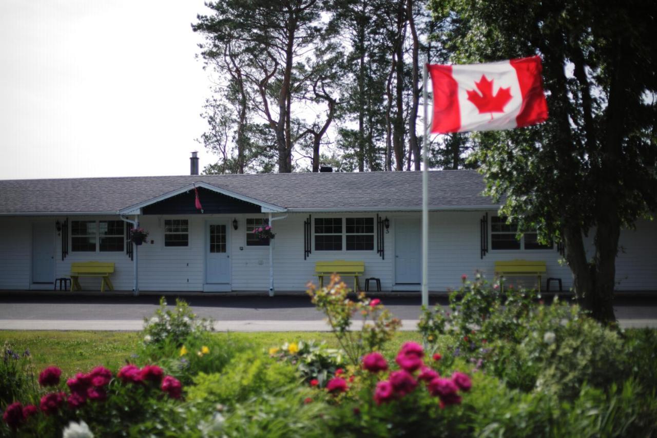 Carleton Inn & Cottages Bridgetown Exterior photo