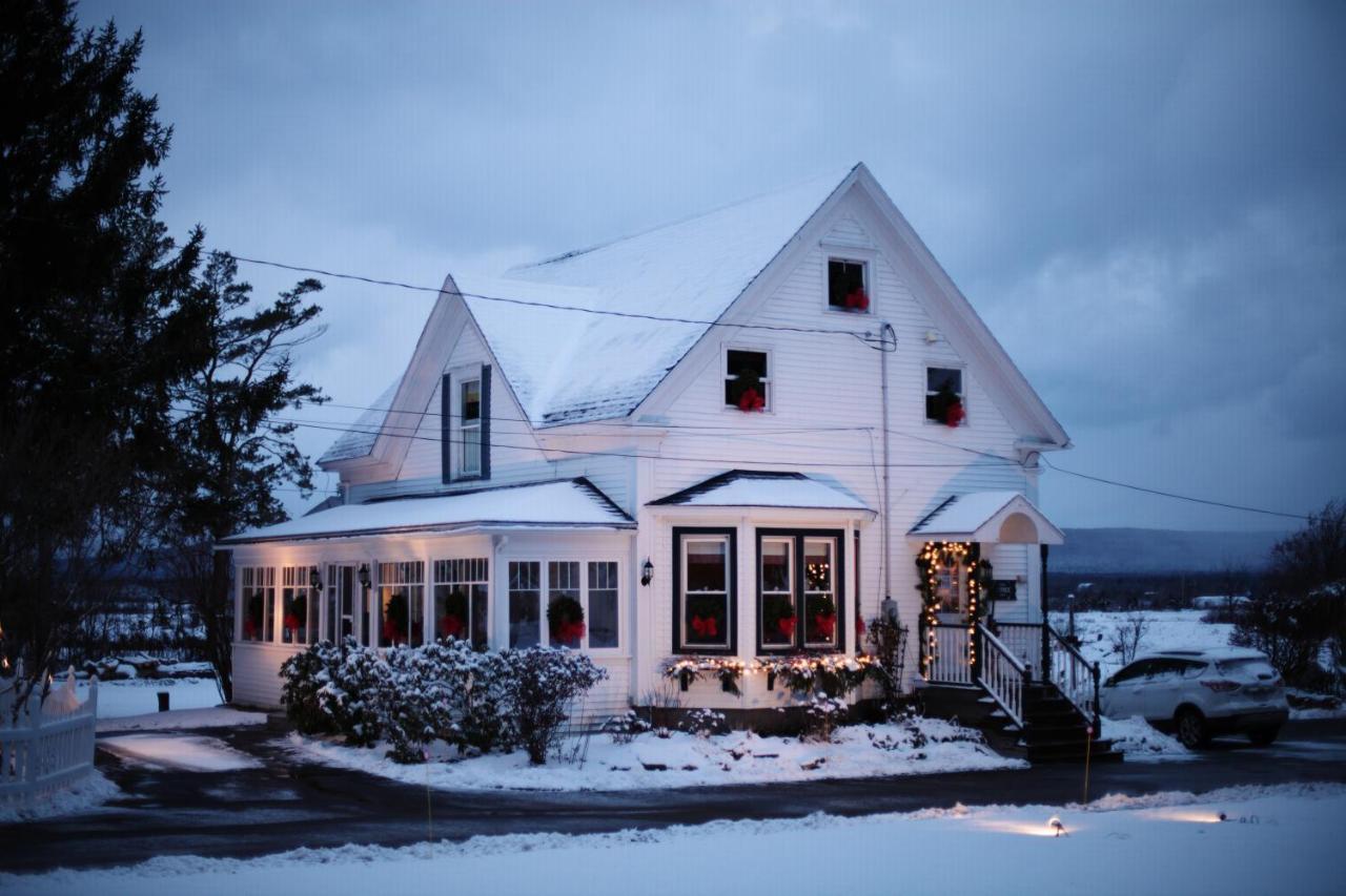 Carleton Inn & Cottages Bridgetown Exterior photo